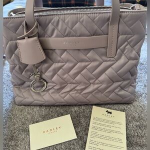 Radley London crossbody bag NWOT, never worn in excellent condition!